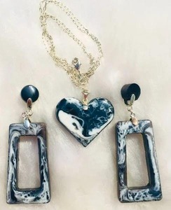 Pendientes de resina hechos a mano, joyería de moda ligera y elegante para niñas y mujeres - Product Image 5