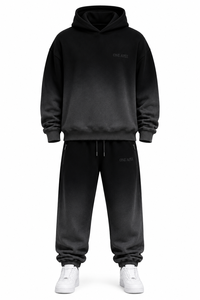 Ensemble de survêtement streetwear pour homme, haut de gamme, noir, coupe oversize, en molleton épais, style minimaliste, OEM ODM personnalisé - Product Image 2