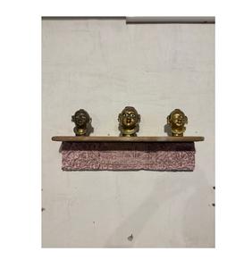 Étagère murale en bois artisanale avec sculpture florale |   Étagère murale multifonctionnelle rustique vintage pour salle de bain et salon - Product Image 1