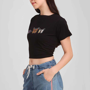 T-shirt court noir pour femme, manches courtes, col rond, broderie papillon, décontracté, été, coupe ajustée, 100% coton jersey - Product Image 1