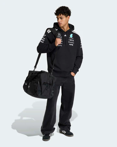 Sudadera con Capucha Negra para Mujer Petronas Crowdstrike, Forrada, de Manga Larga, Tejida en Poliéster, con Patrón de Letras y Logotipo Frontal, para Otoño - Product Image 3