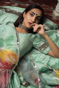 Lehenga Choli vert menthe évasé avec dupatta fleuri et bordure argentée | Tenue Traditionnelle Ethnique Festive pour Femmes pour Mariages et Soirées - Product Image 3