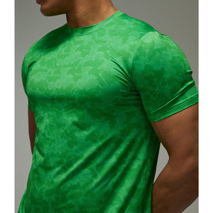 T-shirt de sport pour homme, manches courtes, vert à motifs, séchage rapide, coupe ajustée, col rond, pour entraînement athlétique - Product Image 6