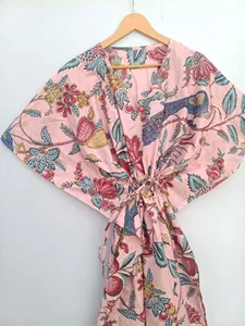 Robe kaftan en coton rose à imprimé floral et oiseaux pour femme, style bohème, idéale pour la plage et les vacances - Product Image 4
