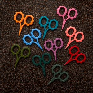 Flower Power Embroidery Stainless Steel Right-Handed Short Handle <b>Thinning</b> Scissors with 30 Teeth and 6CR13 Blade for Hair - Product Image 6