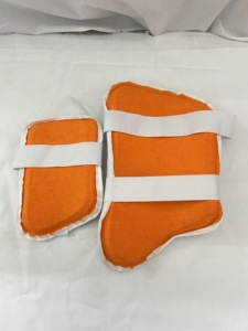 Mannu Sports Ramfry Thai Pad: Protectores Tailandeses Personalizados de Fábrica para Jugadores de Cricket, Precios Competitivos, Mannu Sports - Product Image 2