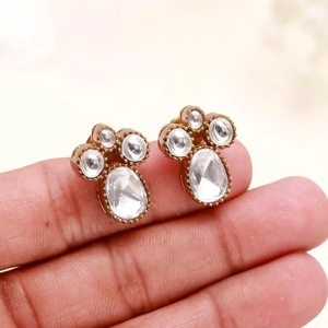 ต่างหูทอง 18K ชุบด้านแบบ Kundan Polki เครื่องประดับงานแต่งงานสไตล์ชาติพันธุ์สำหรับผู้หญิง ของขวัญสำหรับเธอ - Product Image 3