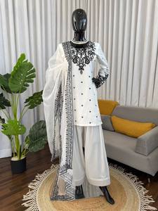 Ensemble Salwar en coton traditionnel avec dupatta brodé pour femme, tenue de mariage, coupe ample, toutes saisons, style Inde Pakistan - Product Image 2