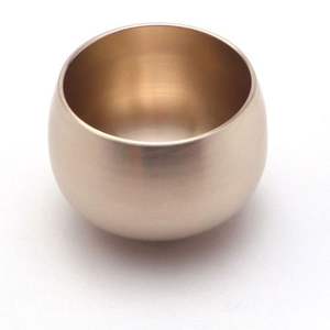 Cuenco Decorativo de Latón Premium de Venta Caliente a Precio Mayorista con Acabado Liso para Decoración y Adornos Modernos del Hogar - Product Image 1