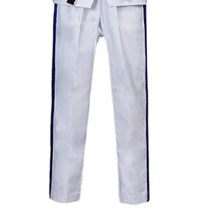 Ensemble d'uniformes de karaté pour adultes, vêtements d'entraînement professionnels pour arts martiaux, légers et confortables, fournisseur en gros, ensembles personnalisés - Product Image 4