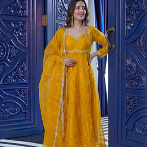 RICH LOOK FENDY Kurta/Kurti de seda con bordado de lentejuelas, ropa festiva para fiestas de Diwali, precio al por mayor, Rama, para mujer, moderna, de secado rápido - Product Image 1