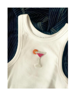 Camiseta con bordado artesanal de cuentas, diseño de huerto de tomates rojos, para mujer, a la moda. - Product Image 3
