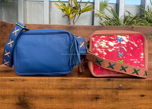 Bolso bandolera de señora de cuero reciclado metálico personalizado bolsos cruzados de lujo con borlas de cuero coloridos y elegantes de tendencia - Product Image 5