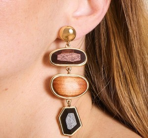Boucles d'oreilles pendantes rustiques en bois léger pour femme, finition polie, idéales pour le quotidien et les occasions festives - Product Image 5