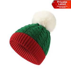 Gorro de Punto Gráfico Moderno, Color Gris y Negro, para Clima Frío, Gorro Estructurado de Punto Grueso, Gorro de Invierno Tradicional - Product Image 1