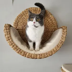 New Designs Pet Bed For Cats Shelf Handwoven Hand Wash Cat Water Hyacinth Bed House OEM Designs Customized Handmade in Vietnam