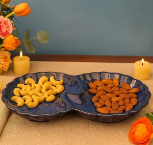 Plateau de service double en céramique bleue de qualité supérieure pour amandes et noix de cajou, élégant plateau décoratif pour fruits secs pour la salle à manger - Product Image 1