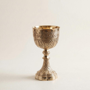 Copa de Metal con Acabado Dorado Antiguo, Cáliz Ornamentado con Grabados Florales, Taza Decorativa de Lujo Vintage para Decoración del Hogar - Product Image 2