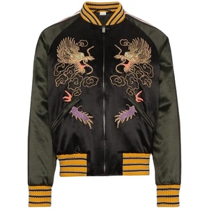 Chaqueta bomber de béisbol para hombre personalizada al por mayor, nuevo diseño de satén, chaqueta con letras de invierno, cuello levantado, logotipo impreso por sublimación - Product Image 2