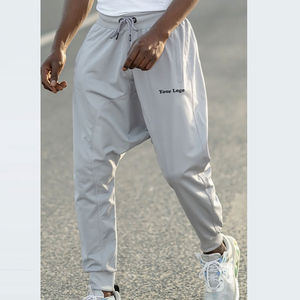 บริการ OEM แบบกำหนดเอง กางเกงวอร์ร่าห์น้ำหนักเบา ระบายอากาศได้ดี เป็นมิตรกับสิ่งแวดล้อม กางเกงผู้ชายพร้อมเชือกผูกเอว - Product Image 4