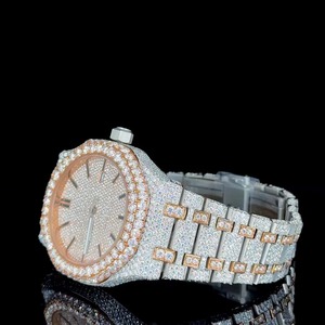 Montre en or blanc sertie de diamants de qualité export, avec bracelet réglable et boîtier en alliage durable, disponible à prix export - Product Image 5