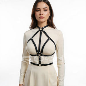 Arnés Corporal Gótico Negro con Diseño Geométrico de Diamantes y Gargantilla Integrada - Product Image 5