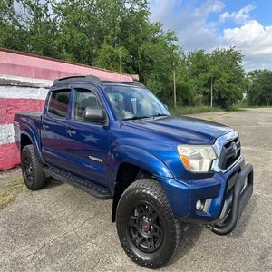 Offre Exceptionnelle : Pick-up Tacoma AWD Diesel d'occasion avec historique d'entretien complet, pneus R20, sièges en cuir foncé, boîte automatique, conduite à gauche - Product Image 6