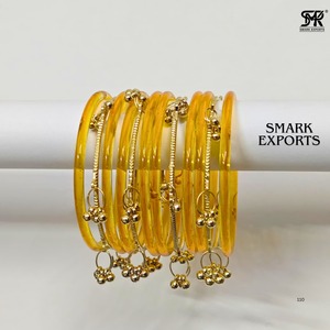 Ensemble de 16 bracelets en or plaqué traditionnel, style Ghungroo du Cachemire, faits à la main, bijoux de mode pour femmes, pour occasions festives, par un tiers - Product Image 2
