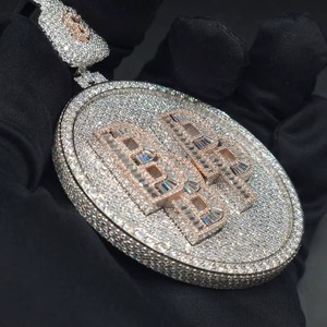 Pendentif Hip Hop en Argent 925, Motif Sac d'Argent et Symbole Dollar, Personnalisé, Moissanite VVS Ronde et Baguette, Sertissage Glacé Bicolore, Forme Circulaire - Product Image 3