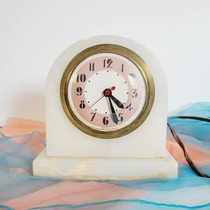 Horloge de cheminée électrique en onyx blanc et laiton de luxe, décoration élégante et moderne pour la maison, horloge de table de style antique pour salon et bureau - Product Image 2