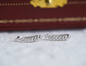 Pendientes de Oro Blanco con Barra Curva y Diamantes Cultivados en Laboratorio - Product Image 1