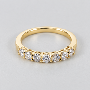Bague en or jaune 14 carats pour femme avec pierres rondes taille brillant, style classique - Product Image 2