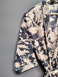 Bata Kimono de Algodón 100% con Estampado de Bloques de Dibujos Animados Naaz Textile para Mujer, Camisón Suave de Verano Hecho a Mano ODM con Cuello en V y Cintura Elástica - Product Image 5