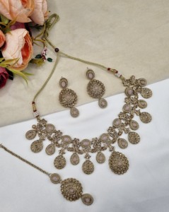 Ensemble de bijoux 3 pièces pour femmes, pierres précieuses ovales et en forme de poire, collection de bijoux de créateur, style ethnique, pour occasions spéciales. - Product Image 1