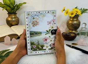 Carnet en cuir rechargeable fait main à motifs floraux, journal vintage personnalisable et réutilisable, cadeau idéal pour femmes et écrivaines - Product Image 5