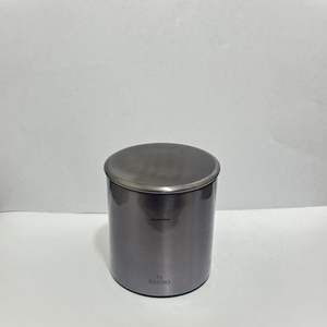 Pot à bougie luxueux et minimaliste en acier inoxydable avec couvercle hermétique, logo personnalisé, récipient à bougie en métal brossé pour une décoration intérieure haut de gamme - Product Image 3