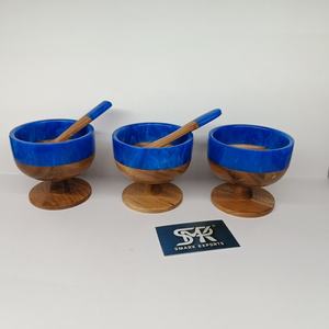 Bol à glace en bois de qualité supérieure avec bord en résine époxy bleue pour servir des desserts de luxe et décorer la table de manière moderne - Product Image 6