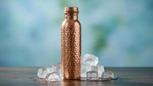 ขวดน้ำทองแดงตีขึ้นรูปด้วยมือ |   กระติกน้ำอายุรเวทแบบกันรั่ว - Product Image 2