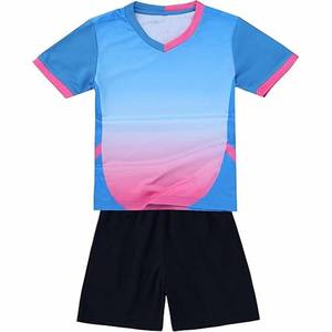 Tenues de football sur mesure de qualité supérieure, maillots et shorts, ensemble de vêtements de football OEM, envoyé par Dress Sports - Product Image 1