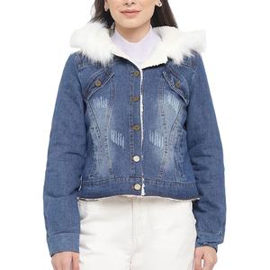 Meilleure veste en jean élégante pour femme avec col et manches en fourrure rabattables, couleur délavée, style déchiré, doublure en coton et nylon, 2026 - Product Image 1