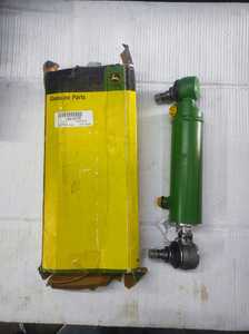 กระบอกไฮดรอลิกพวงมาลัย LVA16170 พร้อมระบบขับเคลื่อนสี่ล้อ เหมาะสำหรับรถแทรกเตอร์ JD ราคาประหยัด - Product Image 2