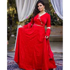 Ensemble Lehenga Rose Rouge Fait Main Taille XS – Tenue de Mariage Élégante - Lehenga Choli - Product Image 5