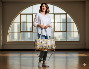 Bolsa de Lona Acolchada de Algodón con Lazo y Volantes, Cierre de Cremallera Ecológico y Duradero, Estilo Casual/Deportivo/Viaje, Hecho en Rajasthan - Product Image 1