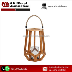 Illuminez votre histoire Lanterne en bois personnalisée avec un design unique pour la décoration de la maison, du jardin et du mariage et personnalisable - Product Image 5