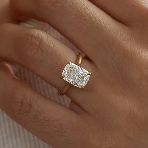 Anillo de Compromiso Solitario con Diamante Cultivado en Laboratorio de Corte Alargado de 4.00CT, Oro Amarillo de 14K, Joyería Fina de Fabricante - Product Image 2