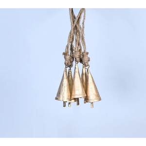 Campanas de metal rústicas vintage para decoración navideña, campanas colgantes de estaño dorado antiguo estilo shabby chic con cuerda en venta - Product Image 2
