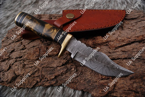 Couteau Skinner EDC en Damas forgé à la main, de haute qualité, ultra-affûté, avec manche en résine colorée, étui en cuir, vente en gros, faibles MOQ, OEM ODM - Product Image 4