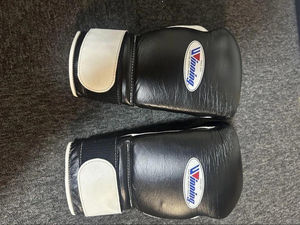 Guantes de Boxeo de Alta Calidad, de Cuero Genuino, con Velcro, en Blanco y Negro, con Soporte para Muñeca, Dedos Completos, Personalizables, para Entrenamiento - Product Image 5