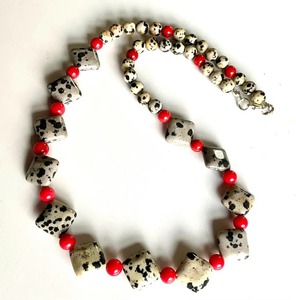 Collar de Diseño Moderno, Joyería de Moda para Mujer de la India, Collar de Resina Hecho a Mano con Aspecto Moderno - Product Image 3