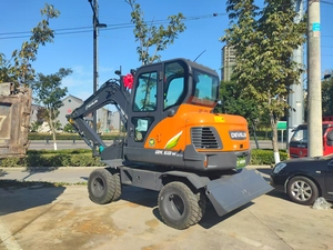 Excavatrice sur chenilles compacte Orange Wheel DX60W ECO, équipement de construction pour la ferme - Product Image 2